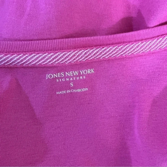 Jones New York Pink T Shirt Small V Neck Short Sleeves Knit Pullover Solid Basic - Picture 5 of 5